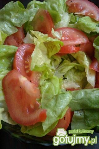 Sałata z pomidorem
