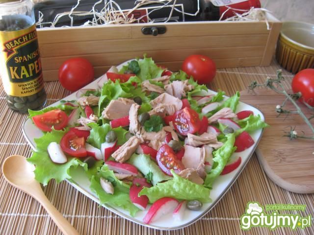 Sałata z rzodkiewkami i kaparami Sałata z rzodkiewkami i kaparami