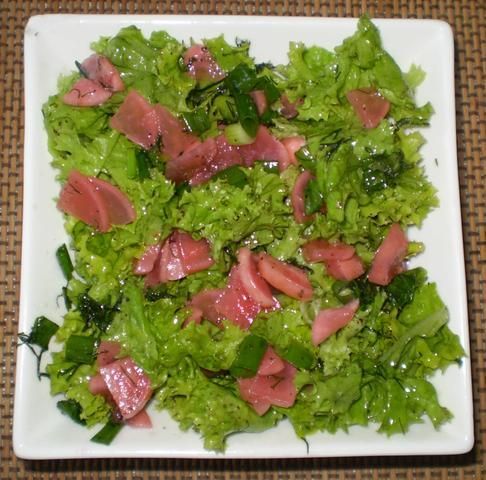 Sałata z rzodkiewkami marynowanymi  Sałata z rzodkiewkami marynowanymi