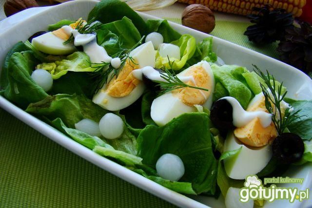 Sałata z sałaty i z cebulakmi 