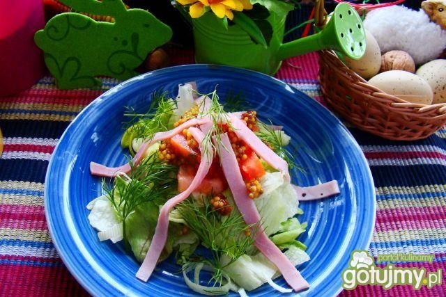 Sałata z salsą z pomidorów  Sałata z salsą z pomidorów