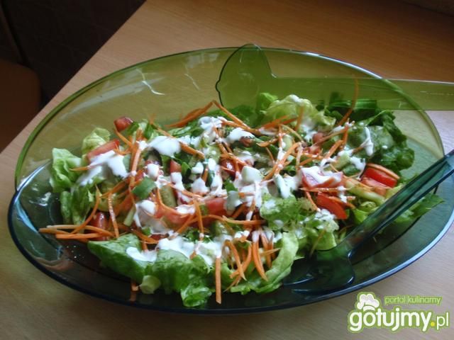 Sałata zmarchewką i  smietaną  Sałata zmarchewką i  smietaną