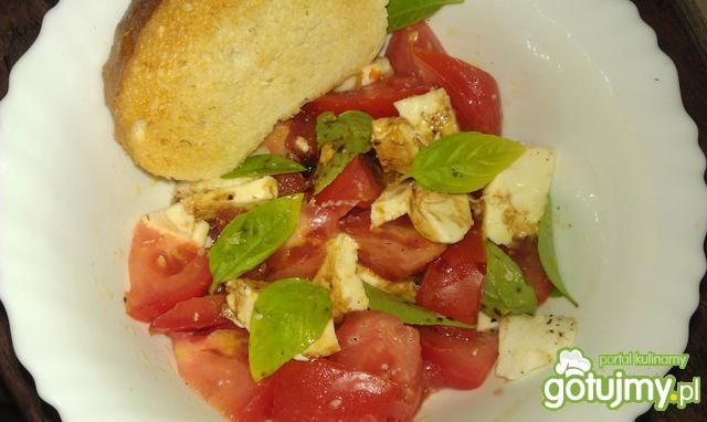 Sałatka a la Caprese Sałatka a la Caprese