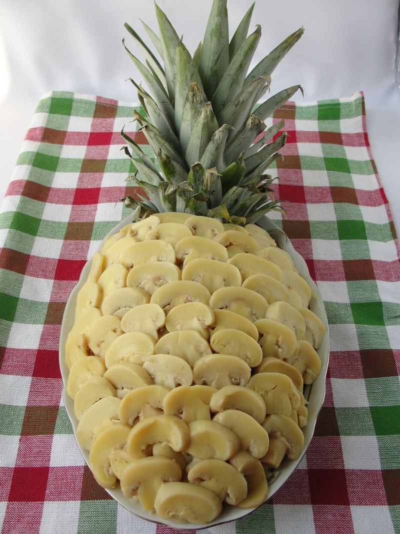 Sałatka ananas z ryżem i kurczakiem  Sałatka ananas z ryżem i kurczakiem