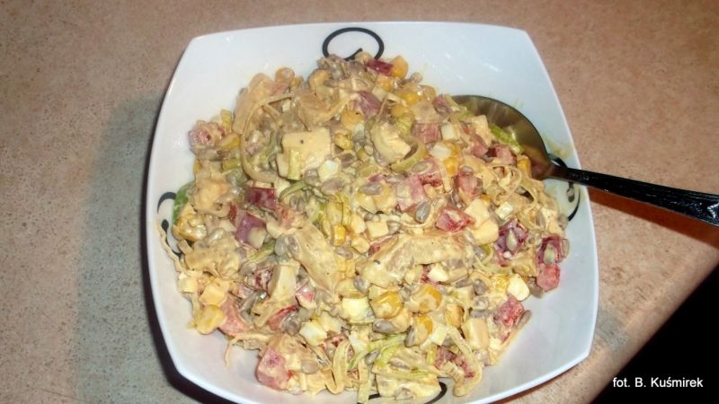 Sałatka ananasowa ze słoneczniczek 