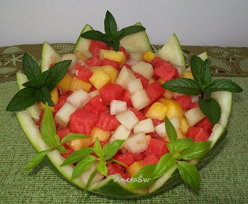 Sałatka arbuzowo - melonowa Sałatka arbuzowo - melonowa
