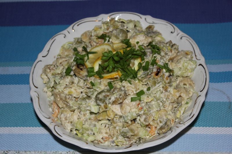 Sałatka bobowa z makaronem  Sałatka bobowa z makaronem