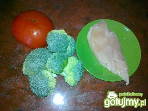 Sałatka - brokuł i grillowany kurczak