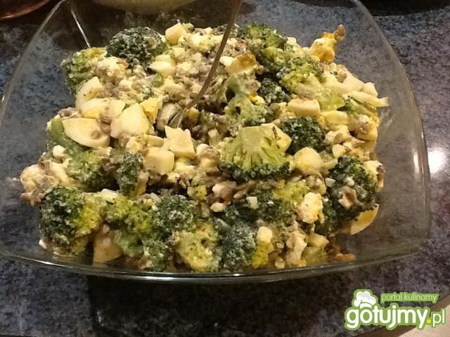 Sałatka brokułowa 10 Sałatka brokułowa 10