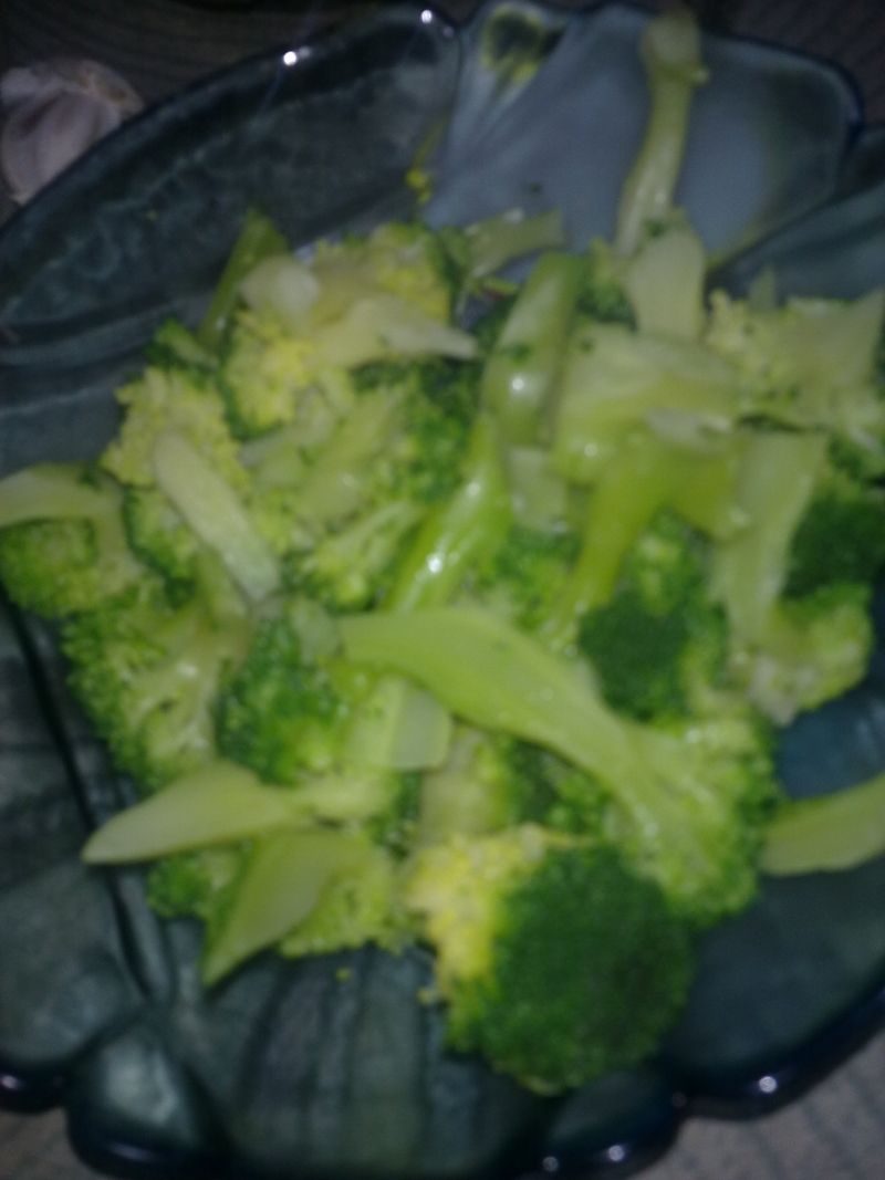 Sałatka brokułowa
