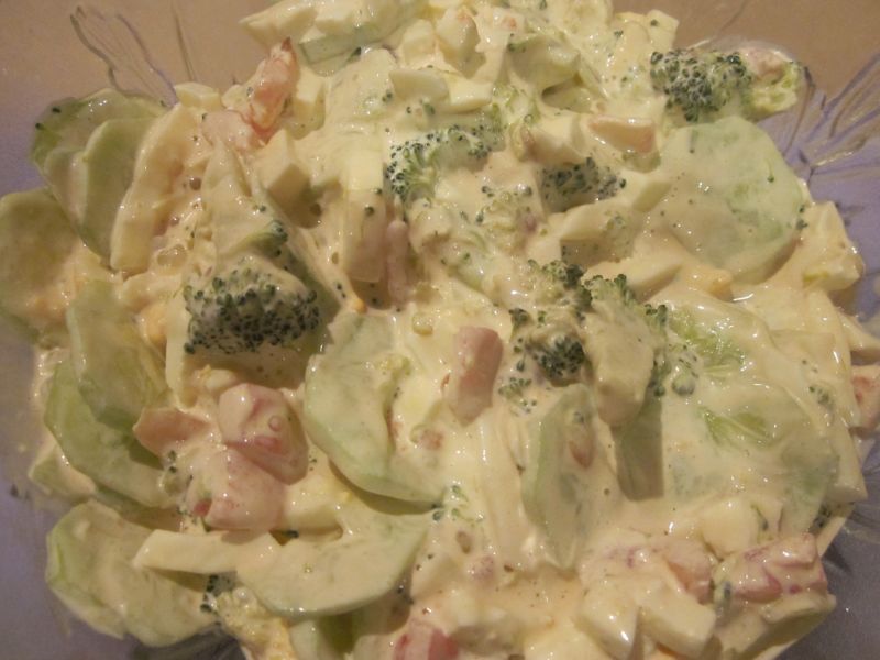Sałatka brokułowa