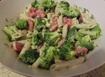 Sałatka brokułowa z makaronem Sałatka brokułowa z makaronem