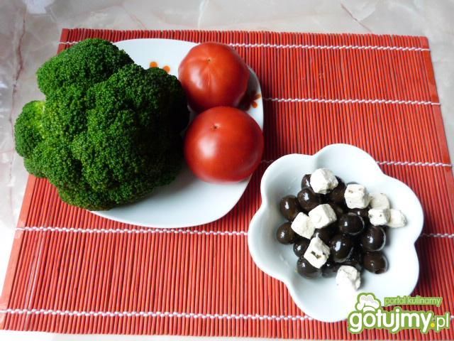 Sałatka brokułowa z serem feta- Reniz