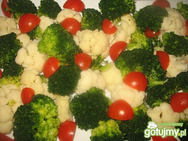 Sałatka brokułowo - kalafiorowa Sałatka brokułowo - kalafiorowa