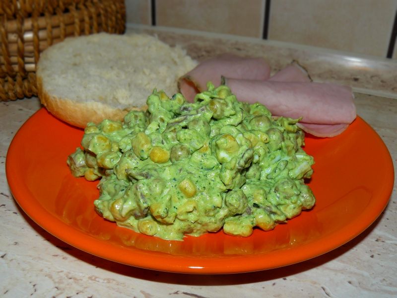 Sałatka brokułowo - pieczarkowa Sałatka brokułowo - pieczarkowa