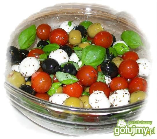 Sałatka caprese w kulkach Sałatka caprese w kulkach