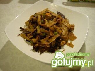 Sałatka chińska na ciepło