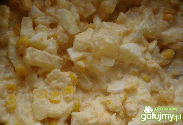 Sałatka chrzanowa z ananasem