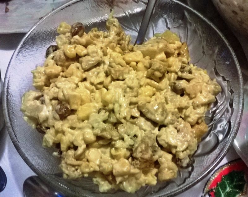 Sałatka curry z rodzynkami