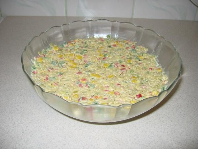 Sałatka curry z zupkami błyskawicznymi