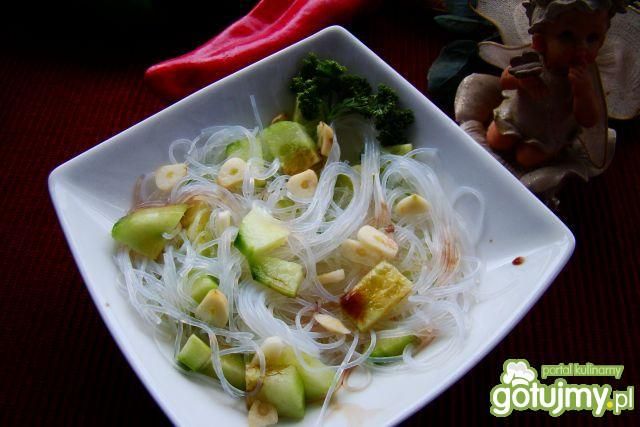 Sałatka czosnkowa 2 Sałatka czosnkowa 2