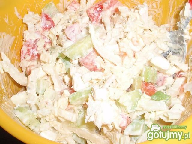 Sałatka czosnkowa z fetą