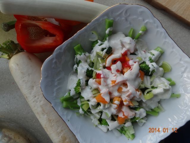 Sałatka do obiadu z białą rzodkwią Sałatka do obiadu z białą rzodkwią