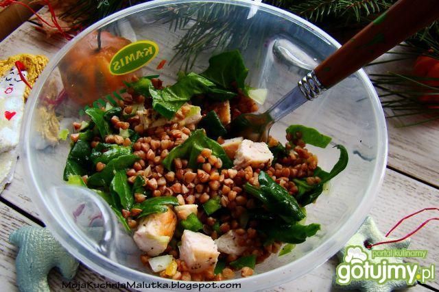 Sałatka do pracy z kaszy gryczanej  Sałatka do pracy z kaszy gryczanej