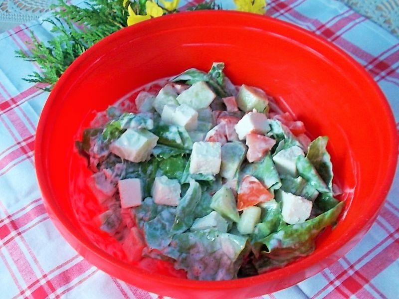 Sałatka do ziemniaków z warzywami i serem feta Sałatka do ziemniaków z warzywami i serem feta