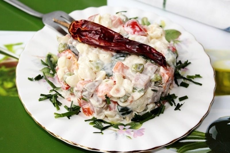 Sałatka duńska z makaronem Sałatka duńska z makaronem