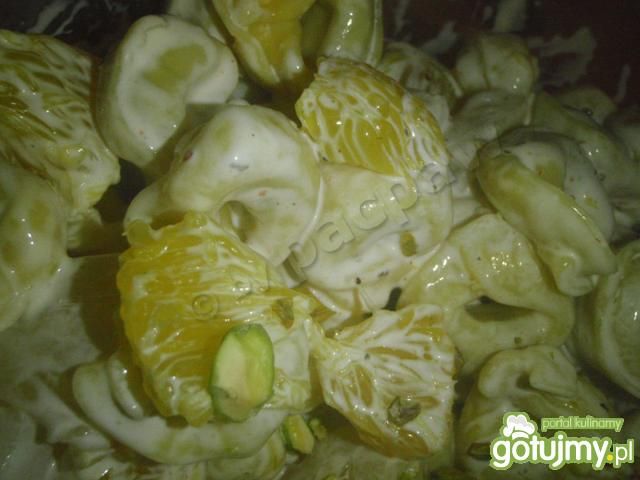 Sałatka egzotyczna z tortellini 