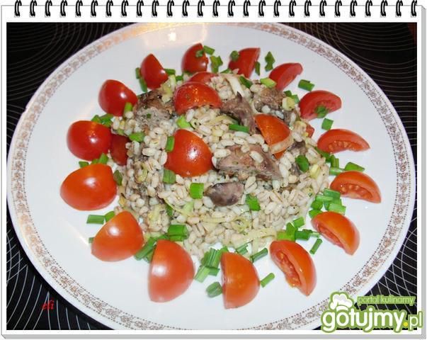 Sałatka Eli z pęczaku z wątróbką