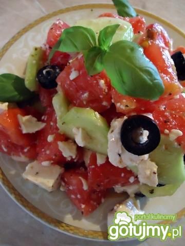 Sałatka grecka z tofu