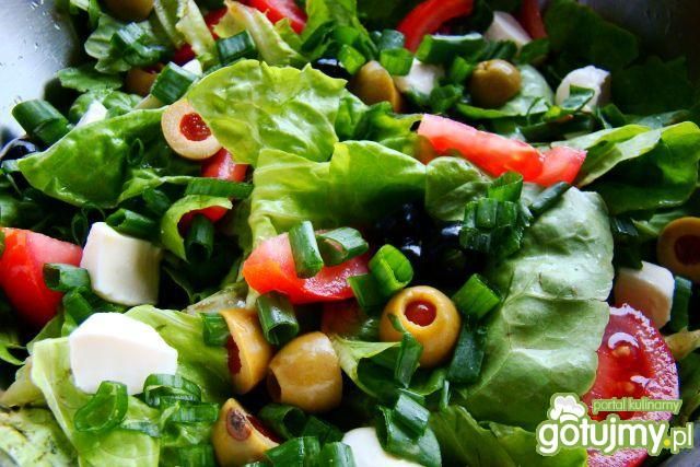 Sałatka grillowa z mozzarellą  Sałatka grillowa z mozzarellą