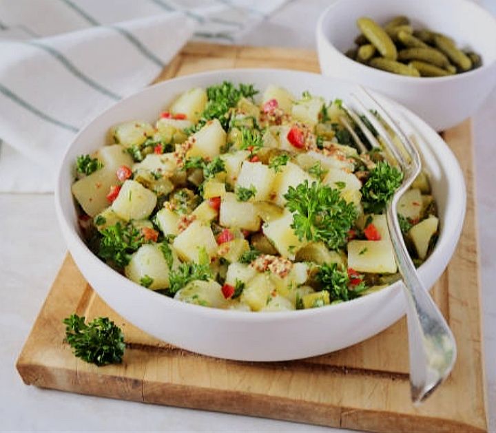 Sałatka grilowa z selerem i ogórkami