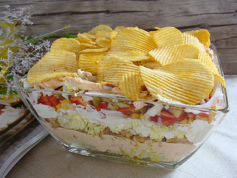 Sałatka gyros z chipsami