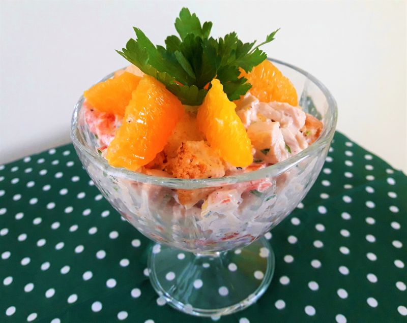 Sałatka imprezowa z pomarańczami w pucharkach Sałatka imprezowa z pomarańczami w pucharkach