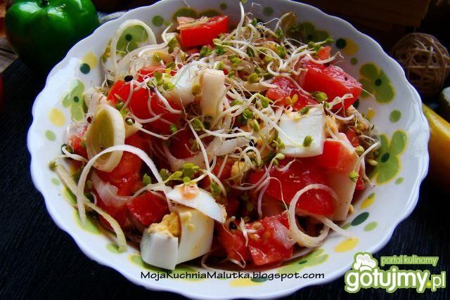 Sałatka jajeczna z kiełkami brokuła