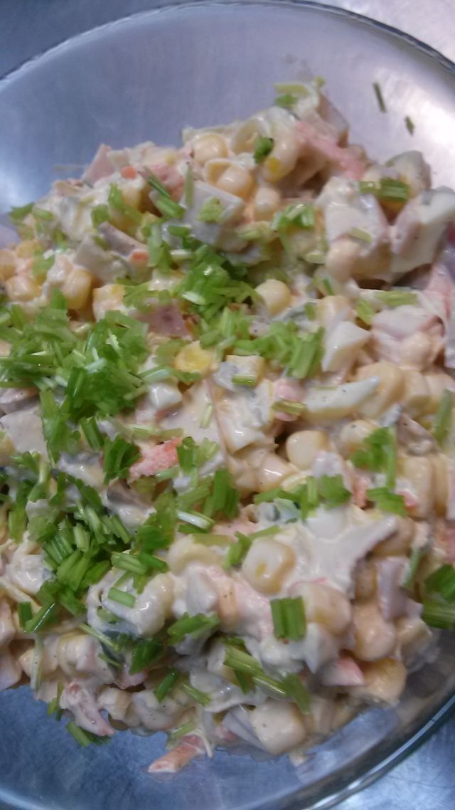 Sałatka jajeczna z porem i szczypiorkiem 