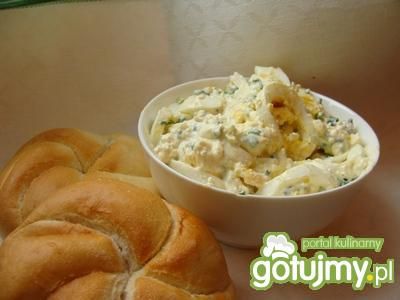 Sałatka jajeczna z twarożkiem
