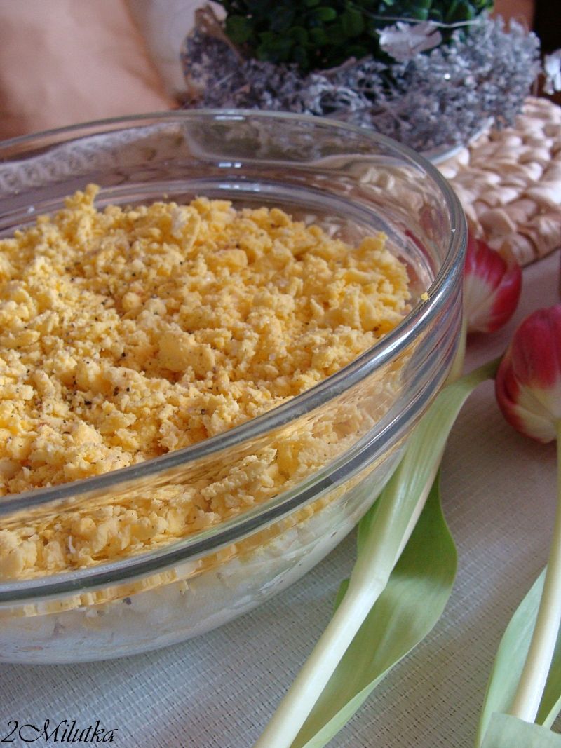 Sałatka jajeczno-tuńczykowa