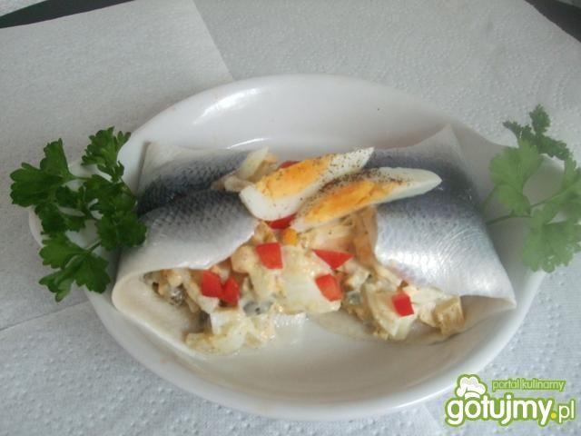 Salatka jarzynowa w sledziku Salatka jarzynowa w sledziku