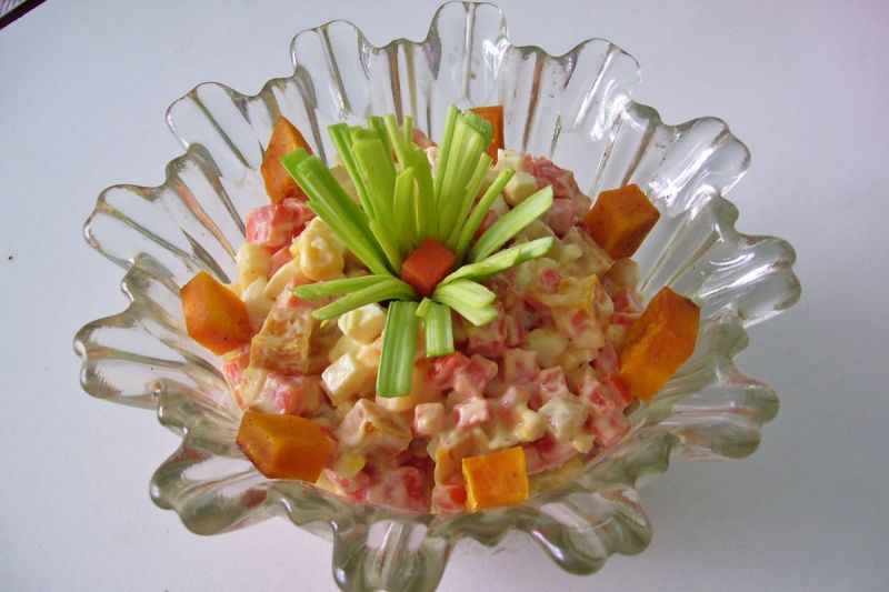 Sałatka jarzynowa z dynią Sałatka jarzynowa z dynią