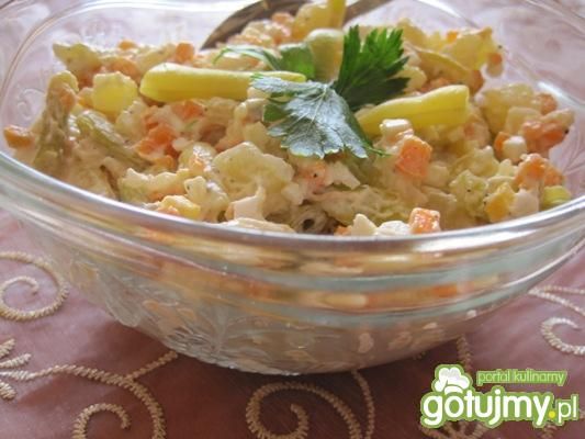 Sałatka jarzynowa z fasolką szparagową