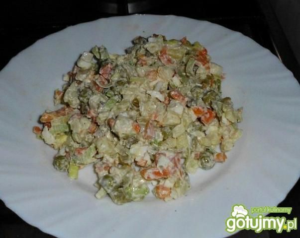 Sałatka jarzynowa z jabłkiem Sałatka jarzynowa z jabłkiem
