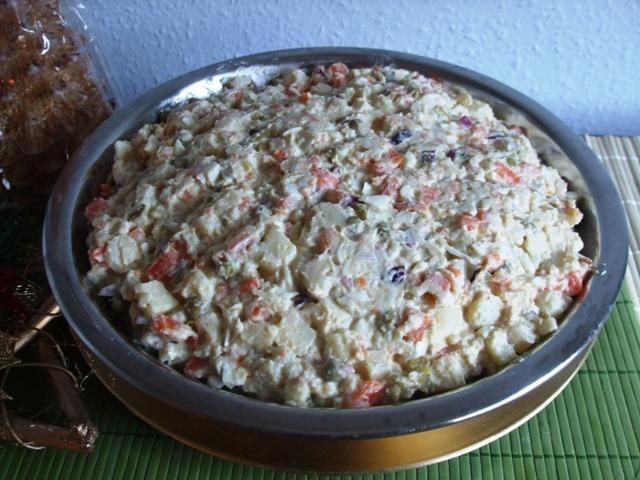 Salatka jarzynowa z jalbkiem i jajami