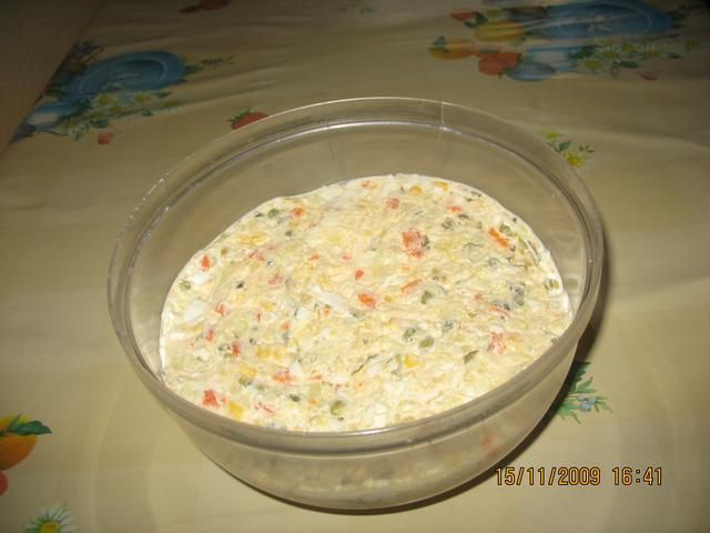 Sałatka jarzynowa z majonezem