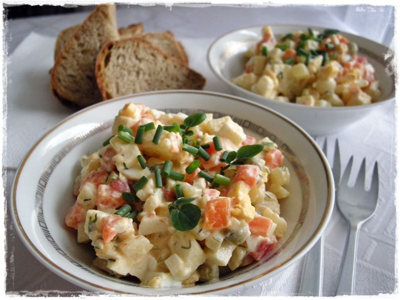 Sałatka jarzynowa z marynowaną papryką