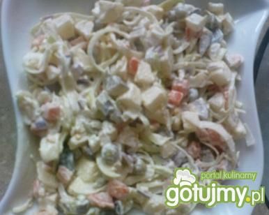 Sałatka jarzynowa z porą Sałatka jarzynowa z porą