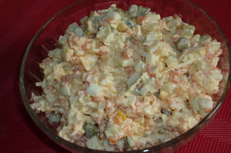 Sałatka jarzynowa z selerem